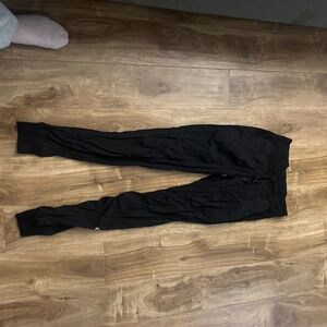 Luluemon black joggers